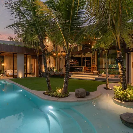 Cala Blanca - Tropical Lagoon Villa In Pererenan
