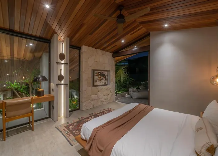 Villa Cala Blanca - Tropical Lagoon In Pererenan *