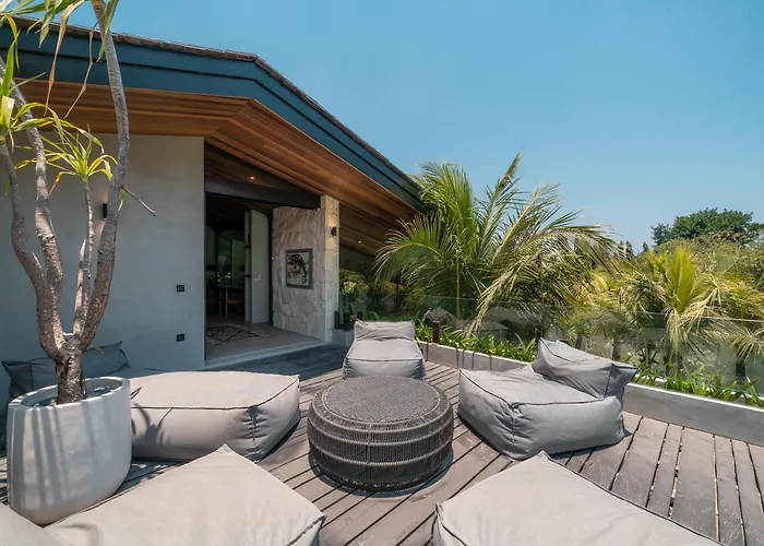 Villa Cala Blanca - Tropical Lagoon In Pererenan