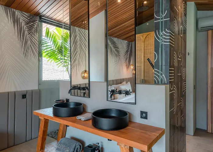 Villa Cala Blanca - Tropical Lagoon In Pererenan Canggu (Bali)